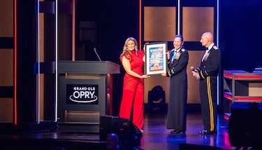 Chief of Army Reserve at Opry's Salute the Troops event